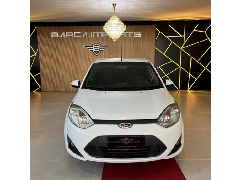 FORD - FIESTA - 2013/2014 - Branca - R$ 34.900,00