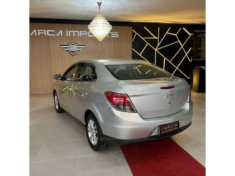 CHEVROLET - PRISMA - 2014/2015 - Prata - R$ 53.900,00