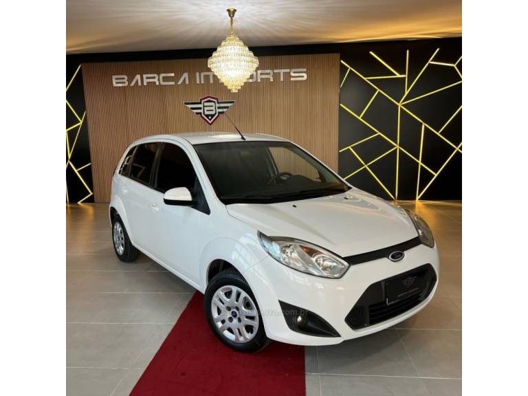 FORD - FIESTA - 2013/2014 - Branca - R$ 34.900,00