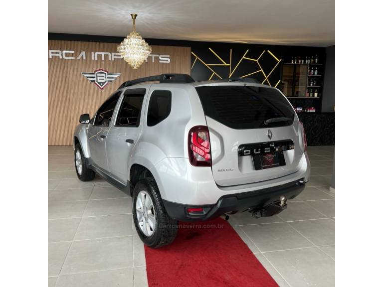 RENAULT - DUSTER - 2016/2017 - Prata - R$ 69.900,00