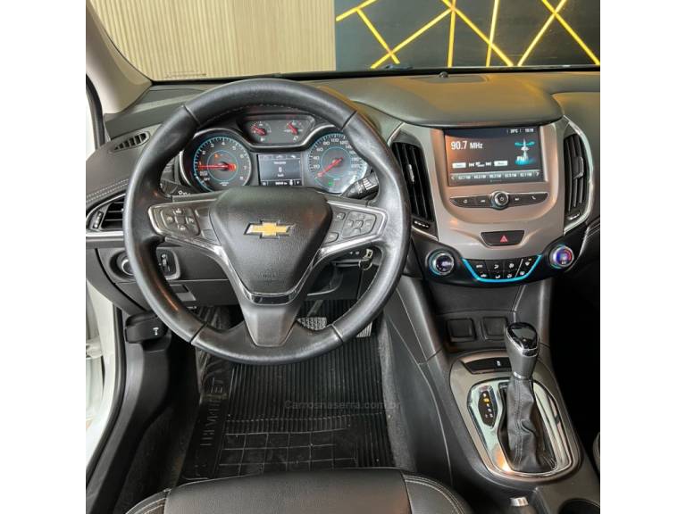 CHEVROLET - CRUZE - 2017/2018 - Branca - R$ 89.900,00