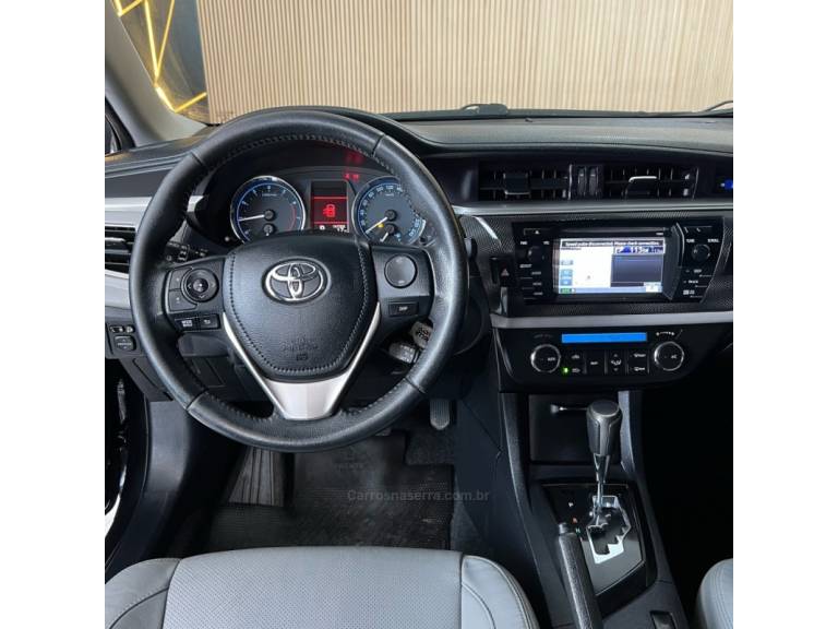 TOYOTA - COROLLA - 2015/2016 - Preta - R$ 83.900,00